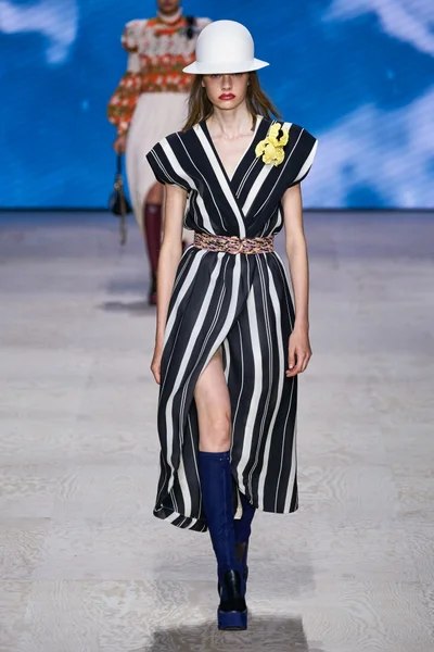 Look 45